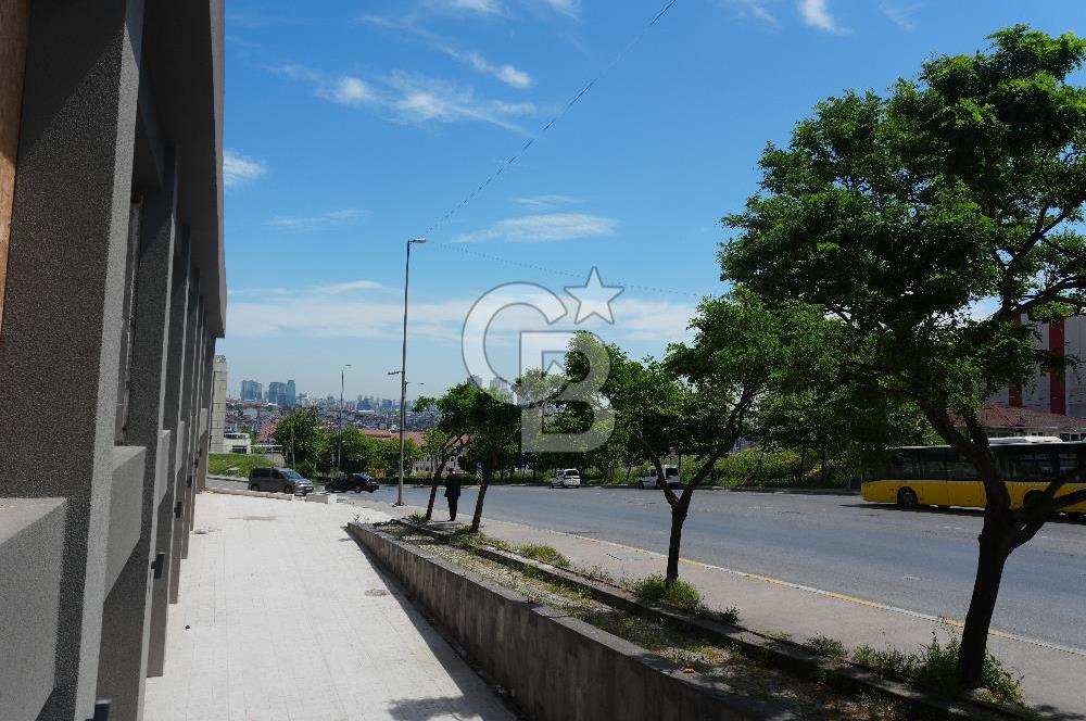 ÖDÜL İSTANBULDA ANA CADDE ÜZERİNDE SATILIK DÜKKAN