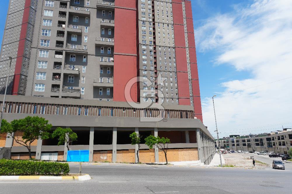 ÖDÜL İSTANBULDA ANA CADDE ÜZERİNDE SATILIK DÜKKAN