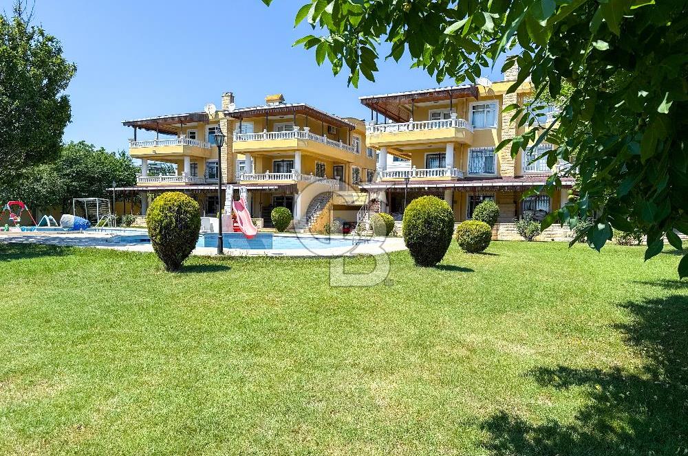 BÜYÜKÇEKMECE CELALİYEDE EŞYALI KREDİYE UYGUN SATILIK 5+2 VİLLA