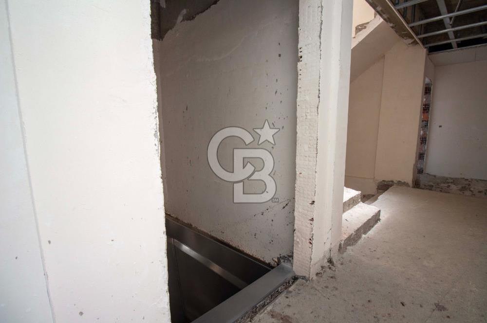 Yeni İzmir Caddesi’nde Satılık 2+1 Dubleks Daire