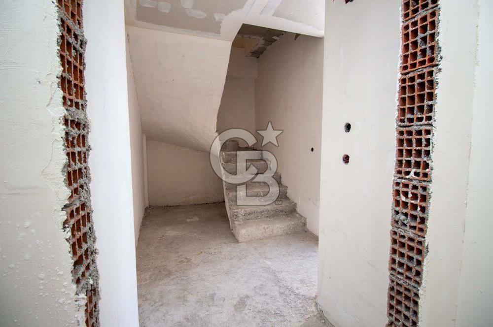 Yeni İzmir Caddesi’nde Satılık 2+1 Dubleks Daire