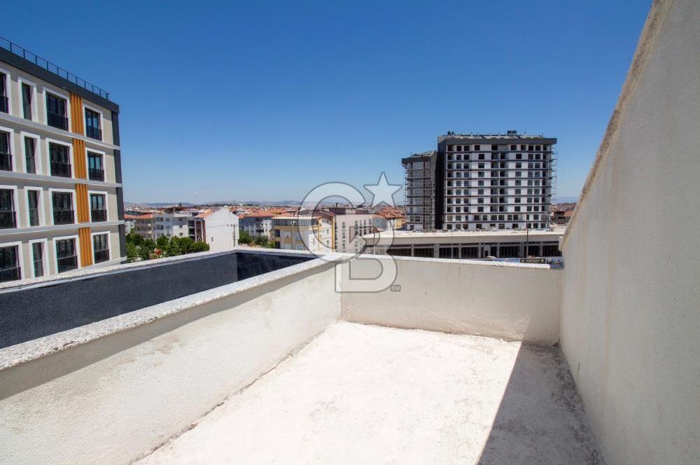 Yeni İzmir Caddesi’nde Satılık 2+1 Dubleks Daire