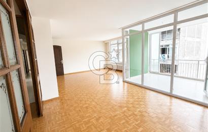 MODA , VİTOL ÇIKMAZI'NDA 4+1 220 M2 GENİŞ BALKONLU DAİRE