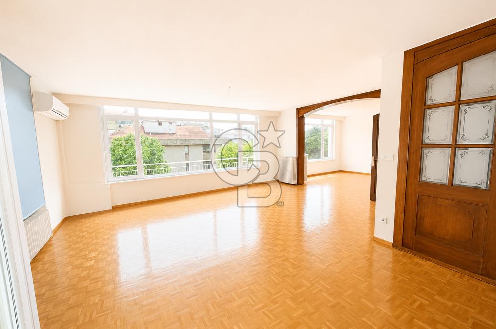 MODA , VİTOL ÇIKMAZI'NDA 4+1 220 M2 GENİŞ BALKONLU DAİRE