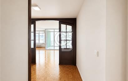 MODA , VİTOL ÇIKMAZI'NDA 4+1 220 M2 GENİŞ BALKONLU DAİRE