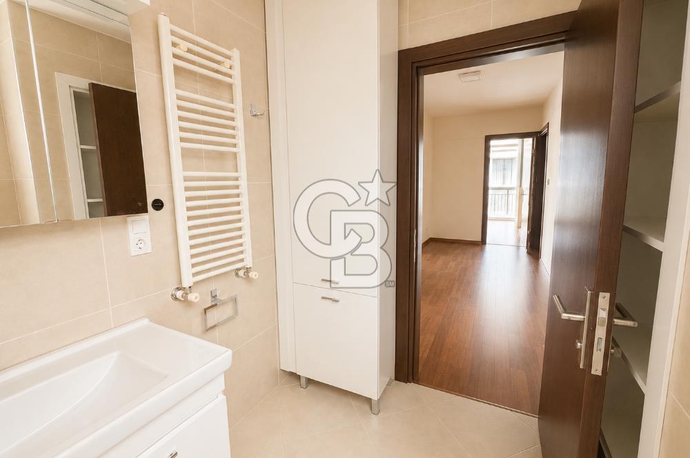 MODA , VİTOL ÇIKMAZI'NDA 4+1 220 M2 GENİŞ BALKONLU DAİRE
