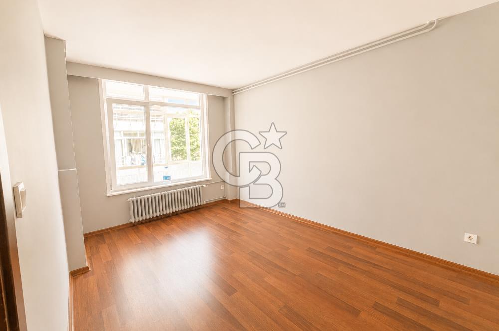 MODA , VİTOL ÇIKMAZI'NDA 4+1 220 M2 GENİŞ BALKONLU DAİRE