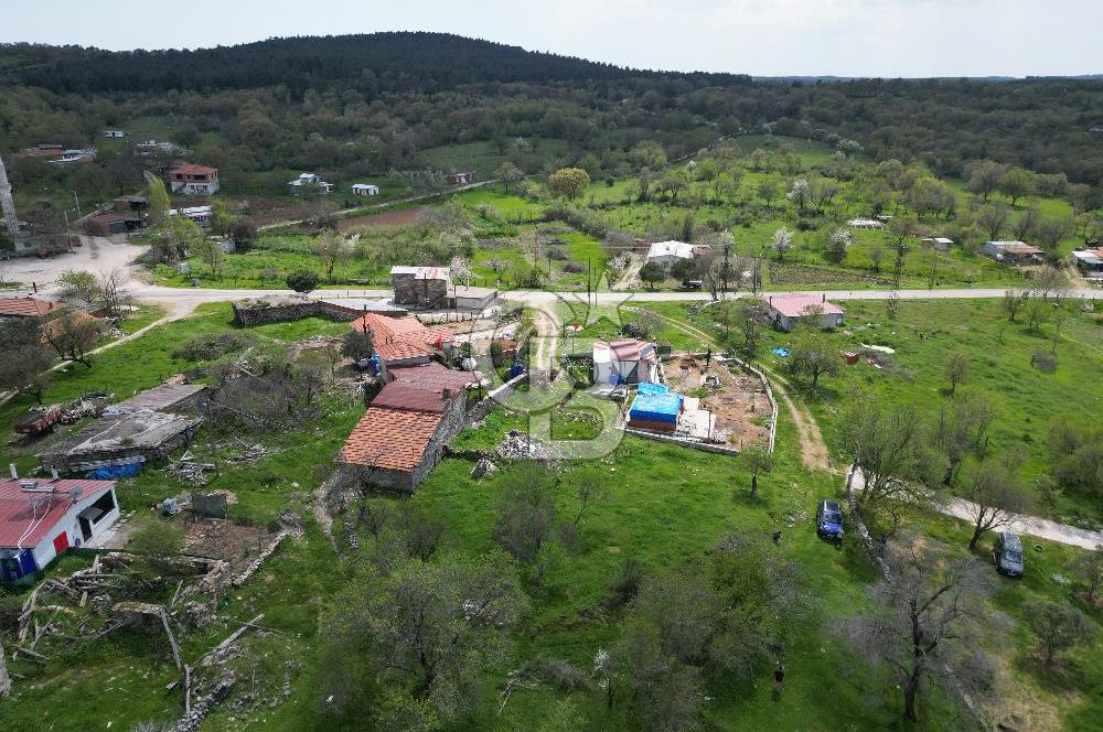 ÇANAKKALE MERKEZ SALİHLERDE KÖY İÇİ İMARLI 542m2 ARSA