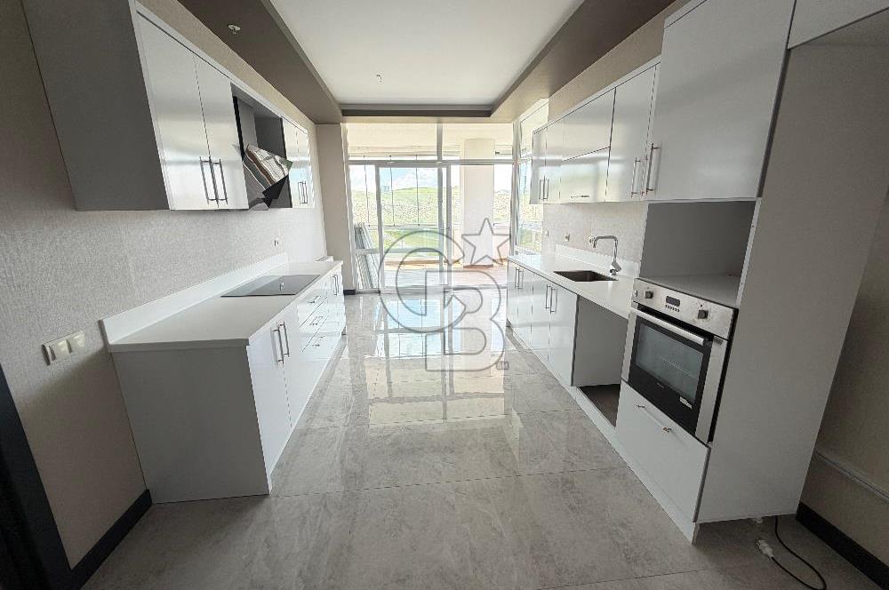 ALACAATLI VENT KULE'DE PANAROMİK MANZARALI EKSTRA YAPILI 250M2 5+1 KİRALIK DAİRE