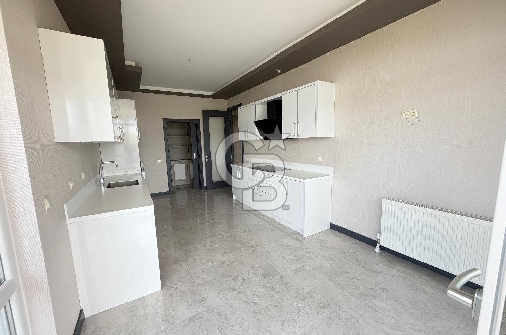 ALACAATLI VENT KULE'DE PANAROMİK MANZARALI EKSTRA YAPILI 250M2 5+1 KİRALIK DAİRE