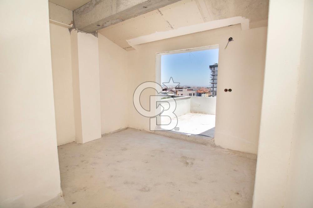 Yeni İzmir Caddesi’nde Satılık 2+1 Dubleks Daire