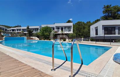 Bodrum Hüzzak Hayat Country'de Özel Plajlı, Bahçeli 2+1 Fırsat Daire
