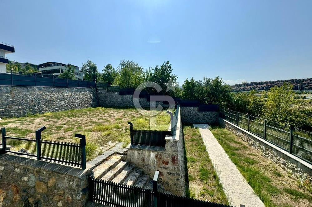 CB TOWER BAŞİSKELE 'DE MANZARALI 5+1 TRİPLEKS KİRALIK VİLLA