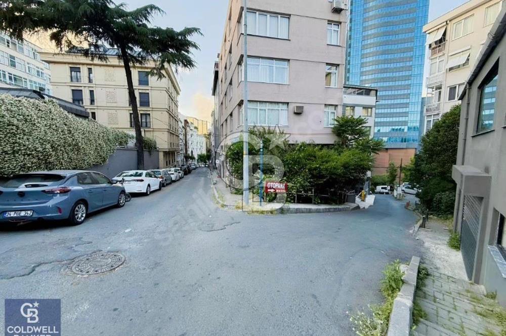 Şişlide Sıfır Binada Teraslı 2.5+1 Dubleks Satılık Daire