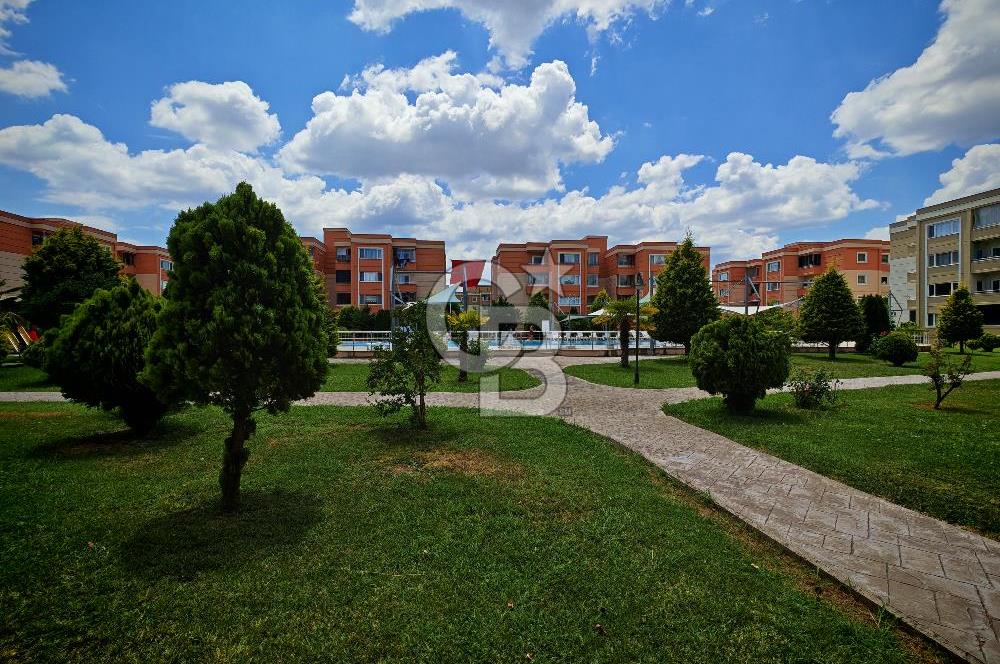 İZMİTTE MARKA SİTEDE  EŞYALI  KİRALIK  GENİŞ  3+1