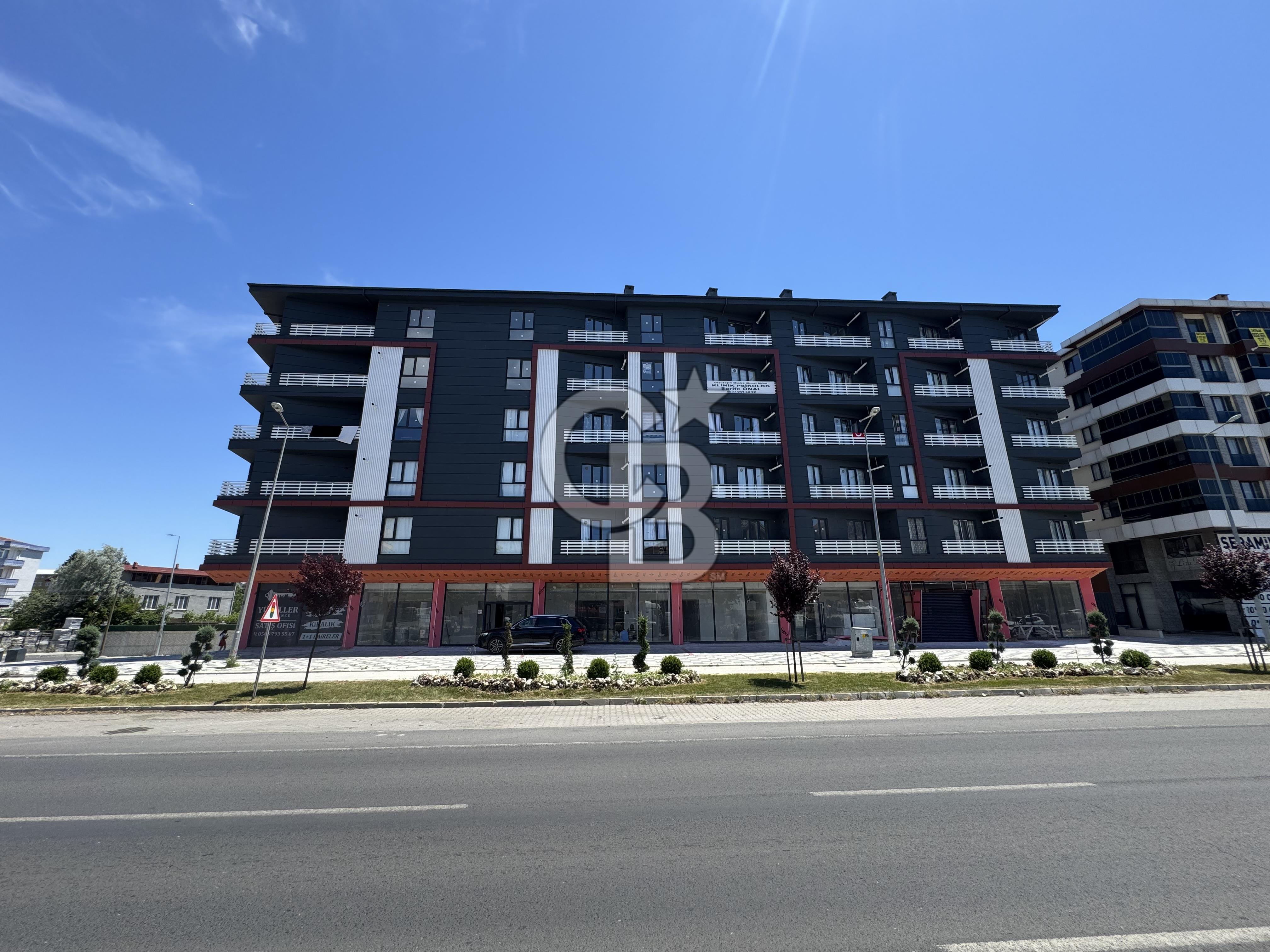 ÇORLU ŞEYHSİNAN MAHALLESİ ANA CADDE ÜZERİNDE SIFIR 1+1 KİRALIK