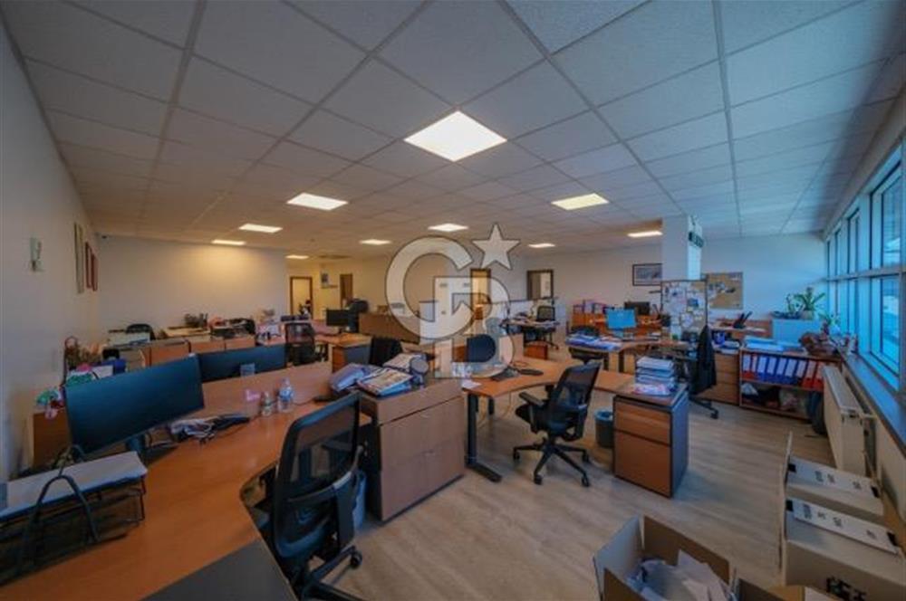 İDEALTEPE E5'TE PRESTİJLİ BİNADA KDVLİ 400 M2 KİRALIK PLAZA KATI