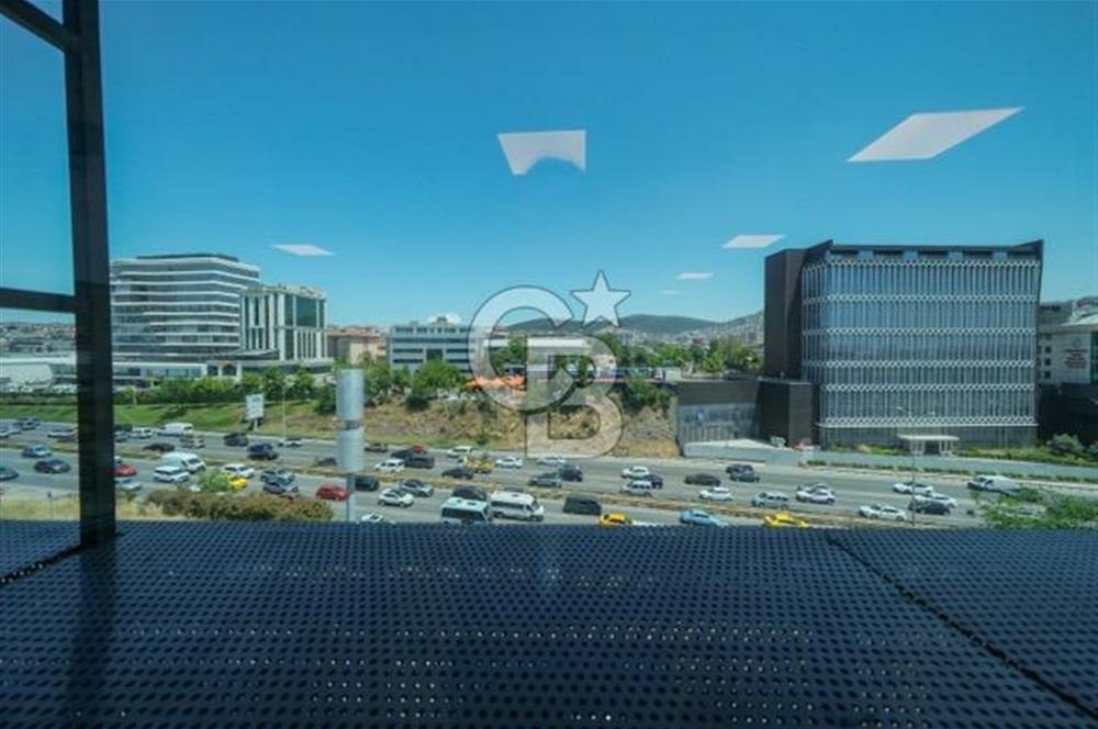 İDEALTEPE E5'TE PRESTİJLİ BİNADA KDVLİ 400 M2 KİRALIK PLAZA KATI