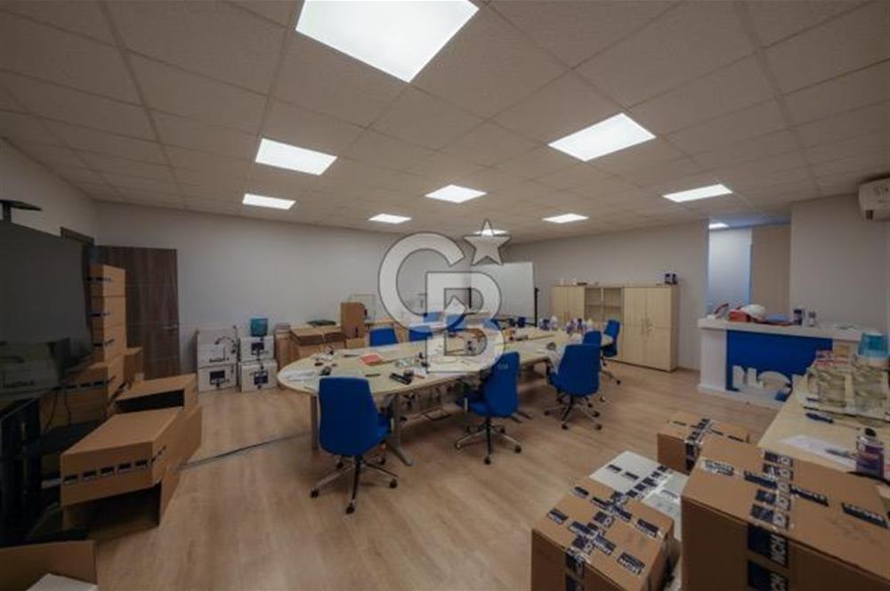 İDEALTEPE E5'TE PRESTİJLİ BİNADA KDVLİ 400 M2 KİRALIK PLAZA KATI