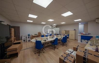 İDEALTEPE E5'TE PRESTİJLİ BİNADA KDVLİ 400 M2 KİRALIK PLAZA KATI