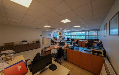 İDEALTEPE E5'TE PRESTİJLİ BİNADA KDVLİ 400 M2 KİRALIK PLAZA KATI