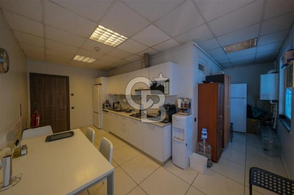 İDEALTEPE E5'TE PRESTİJLİ BİNADA KDVLİ 400 M2 KİRALIK PLAZA KATI
