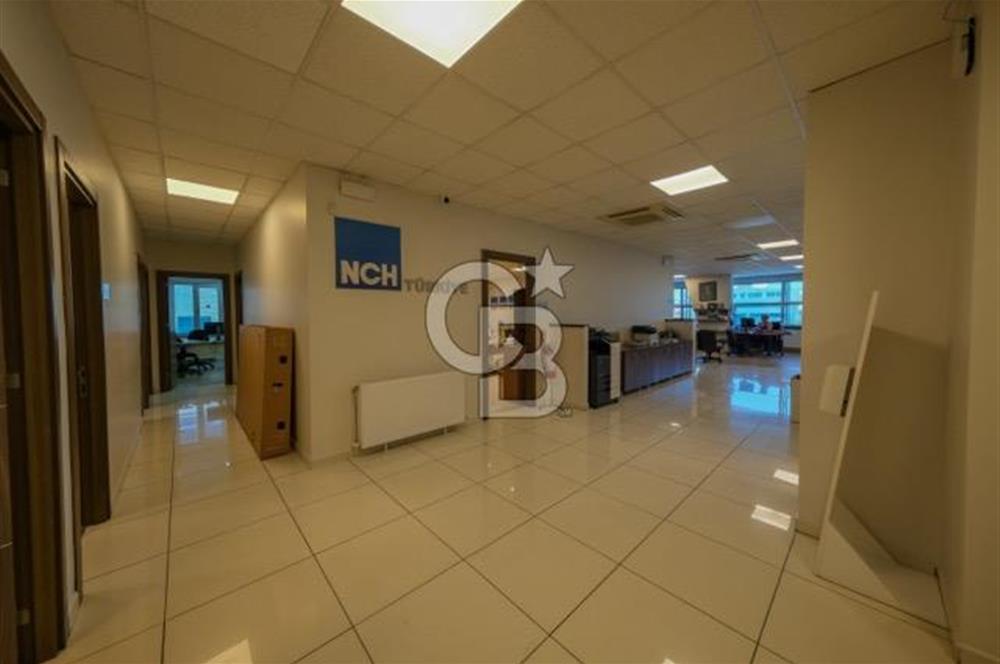 İDEALTEPE E5'TE PRESTİJLİ BİNADA KDVLİ 400 M2 KİRALIK PLAZA KATI