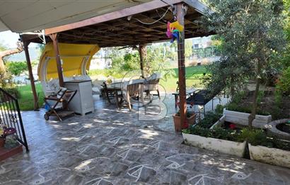 URLA İSKELE ATATÜRK MAHALLESİ'NDE EŞSİZ KONUMDA DEĞERLİ MÜLK