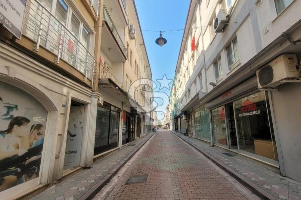 İZMİT TEPECİK MAHALLESİNDE İNÖNÜ CAD. SATILIK DÜKKAN