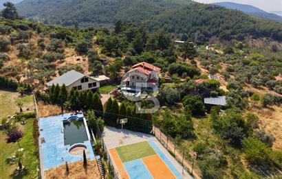 Kemalpaşa'da Satılık Müstakil Havuzlu Doğalgazlı Villa