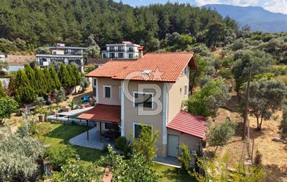 Kemalpaşa'da Satılık Müstakil Havuzlu Doğalgazlı Villa