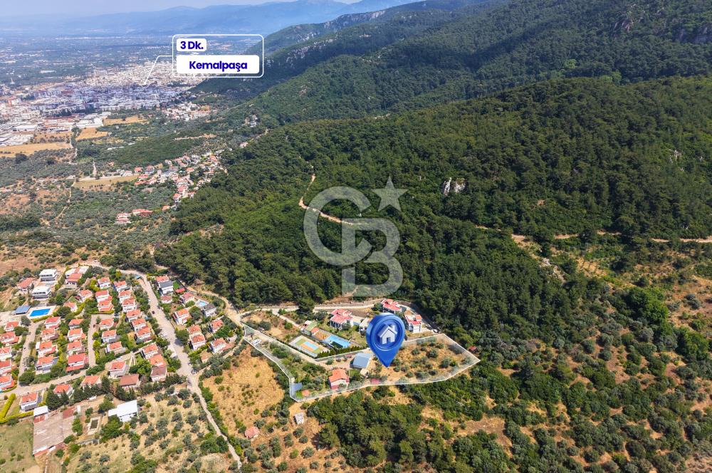 Kemalpaşa'da Satılık Müstakil Havuzlu Doğalgazlı Villa