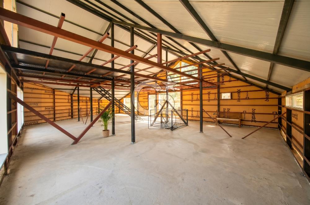 Kemalpaşa'da Satılık Müstakil Havuzlu Doğalgazlı Villa