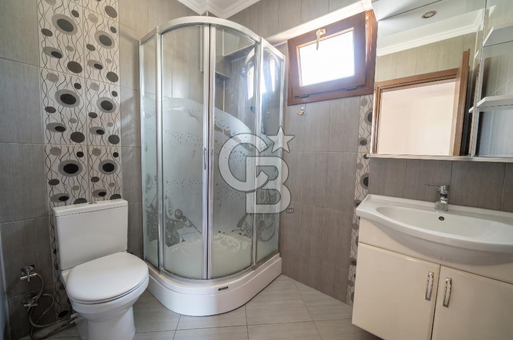 Kemalpaşa'da Satılık Müstakil Havuzlu Doğalgazlı Villa