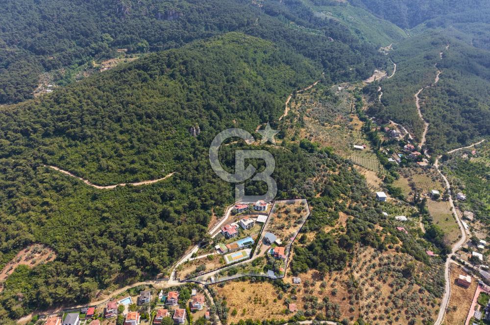 Kemalpaşa'da Satılık Müstakil Havuzlu Doğalgazlı Villa