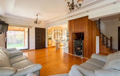 Kemalpaşa'da Satılık Müstakil Havuzlu Doğalgazlı Villa