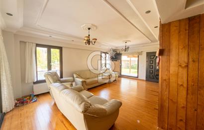 Kemalpaşa'da Satılık Müstakil Havuzlu Doğalgazlı Villa