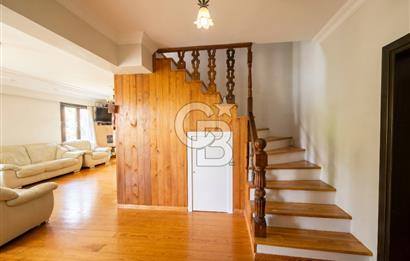 Kemalpaşa'da Satılık Müstakil Havuzlu Doğalgazlı Villa