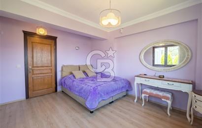 Kemalpaşa'da Satılık Müstakil Havuzlu Doğalgazlı Villa