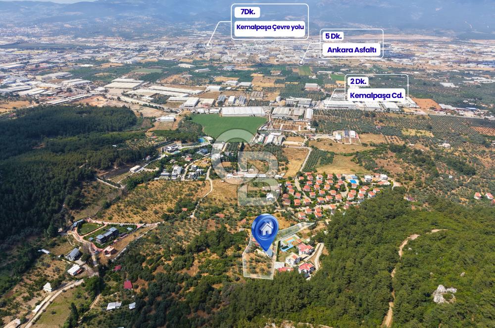 Kemalpaşa'da Satılık Müstakil Havuzlu Doğalgazlı Villa