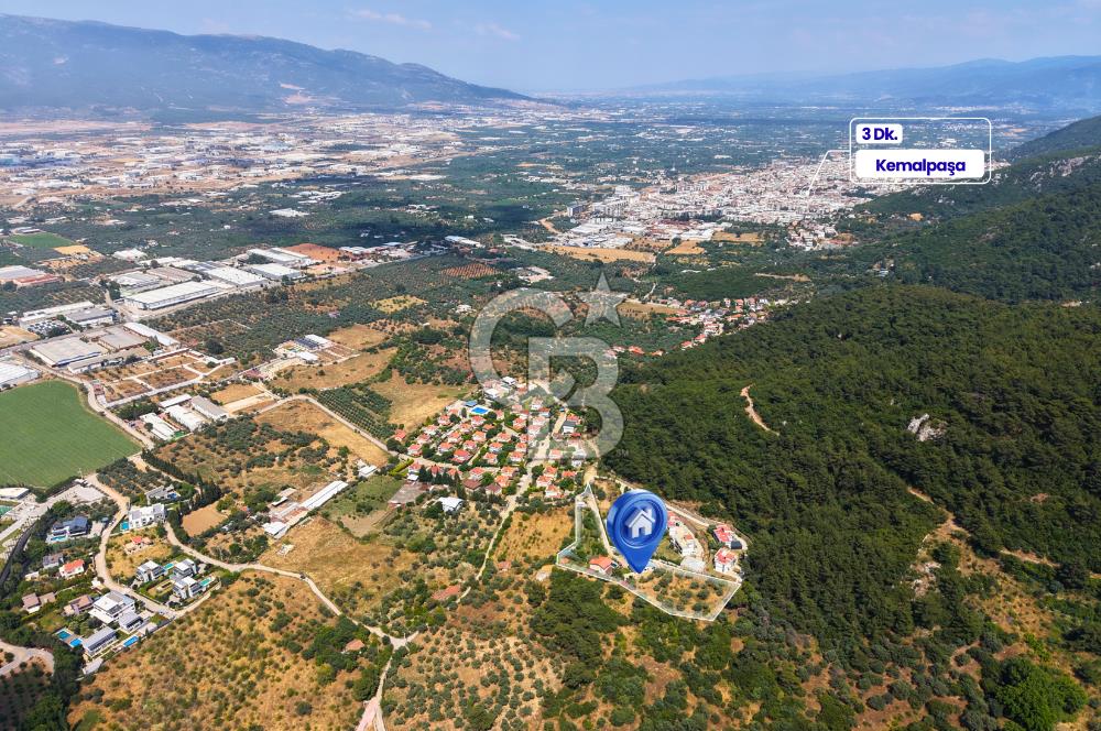 Kemalpaşa'da Satılık Müstakil Havuzlu Doğalgazlı Villa