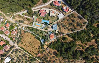 Kemalpaşa'da Satılık Müstakil Havuzlu Doğalgazlı Villa