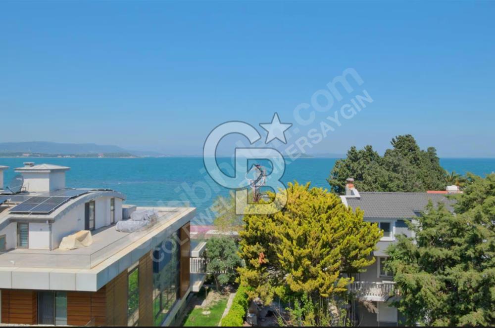Urla Satılık Villa Sahilde 7+2
