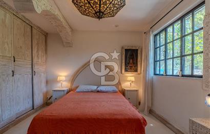 Bodrum Türkbükü’nde Eşyalı 1+1 Kış Bahçeli Müstakil Taş Ev