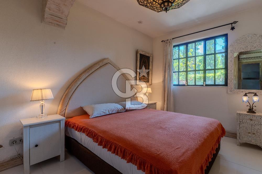 Bodrum Türkbükü’nde Eşyalı 1+1 Kış Bahçeli Müstakil Taş Ev