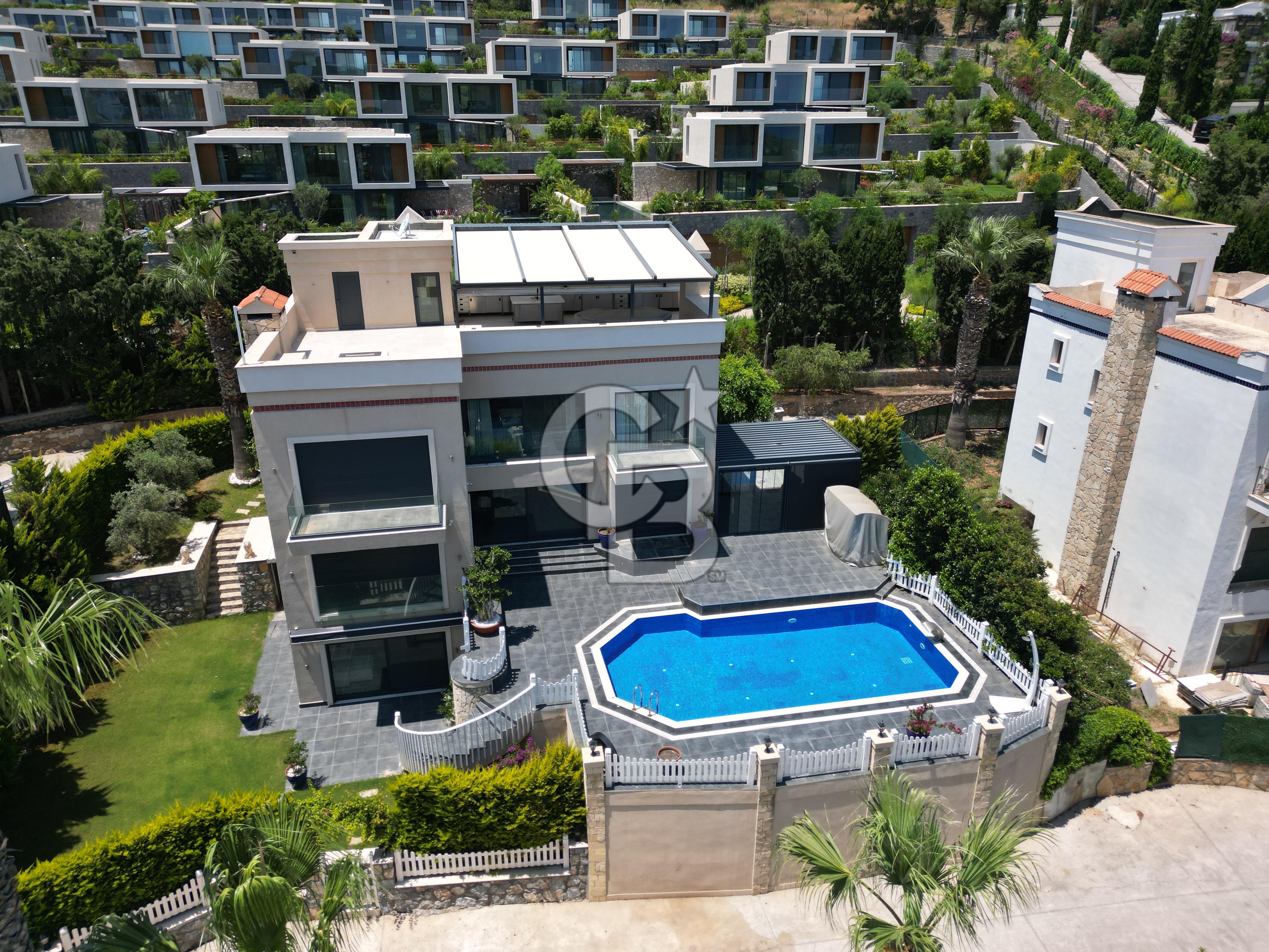 BODRUM HEBİL KOYUNDA ÖZEL HAVUZLU ŞÖMİNELİ LÜKS 6+2 VİLLA