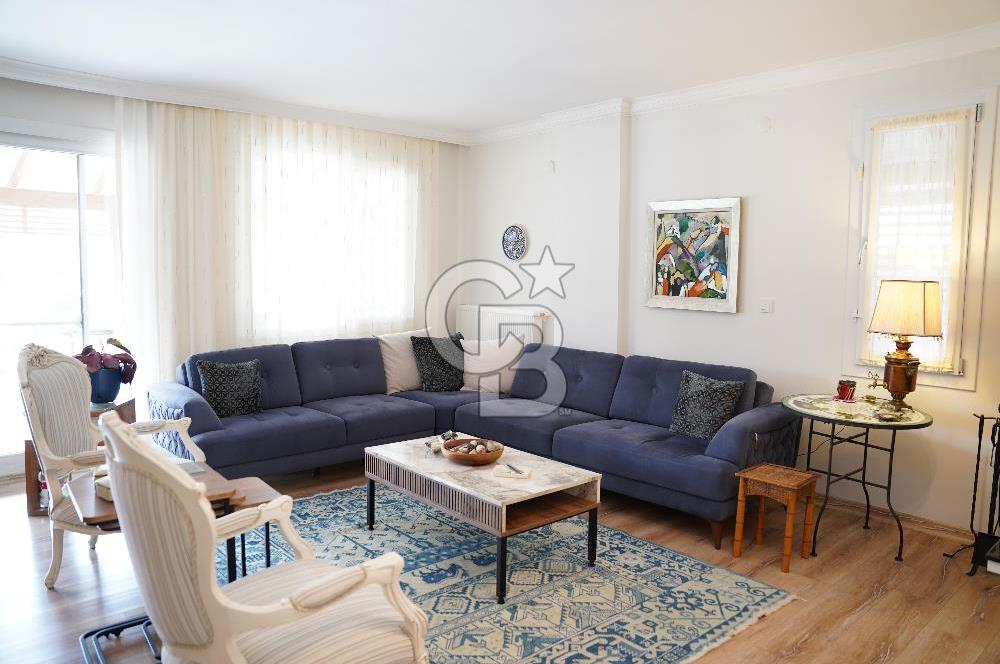 Çandarlı'da Tam Müstakil, Önü Açık, Deniz Manzaralı Geniş Villa