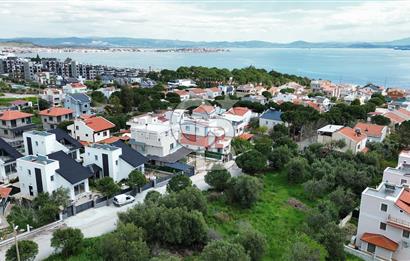 Çandarlı'da Tam Müstakil, Önü Açık, Deniz Manzaralı Geniş Villa