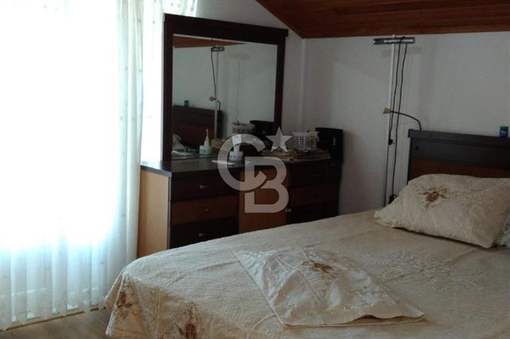 Kaz Daglarinda Havuzlu Sitede Satilik Dubleks Villa
