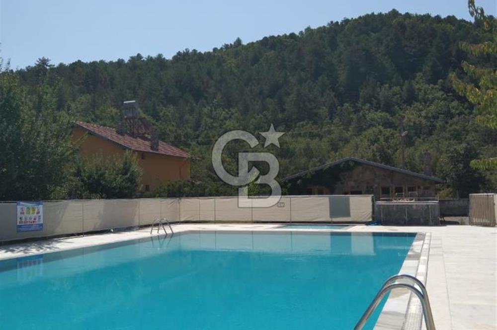 Kaz Daglarinda Havuzlu Sitede Satilik Dubleks Villa